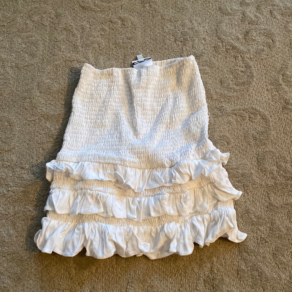 White ruffle skirt size medium